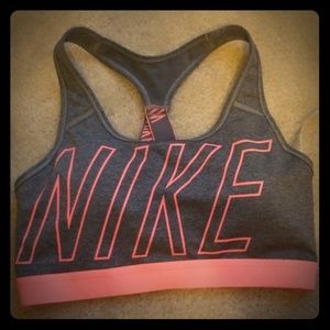 Sports bra padded